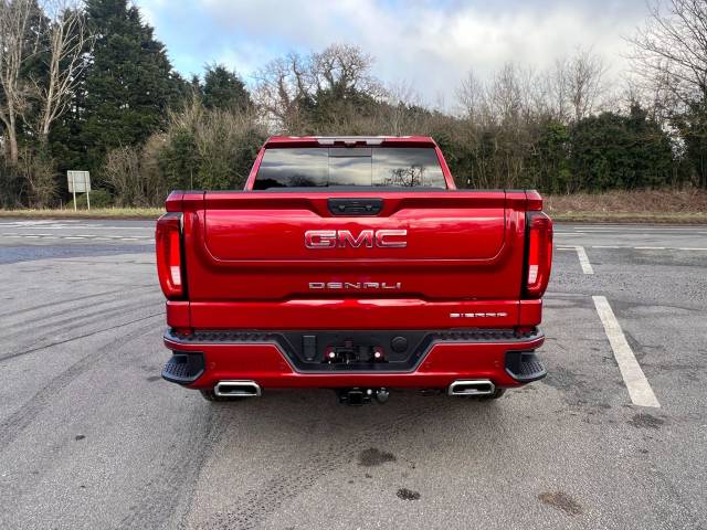 2024 GMC Sierra DENALI 6.2 V8