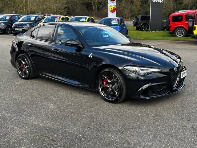 Alfa Romeo Giulia 2.9 V6 BiTurbo Quadrifoglio 4dr Auto [ACC] Saloon Petrol BLACK